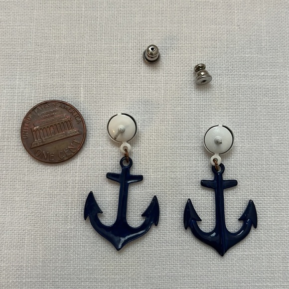 3/$15 Vintage Blue & White Anchor Earrings for Pierced Ears painted metal - Picture 3 of 4